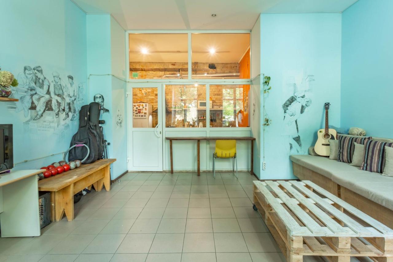 Garis Factory Hostel Kiev Esterno foto