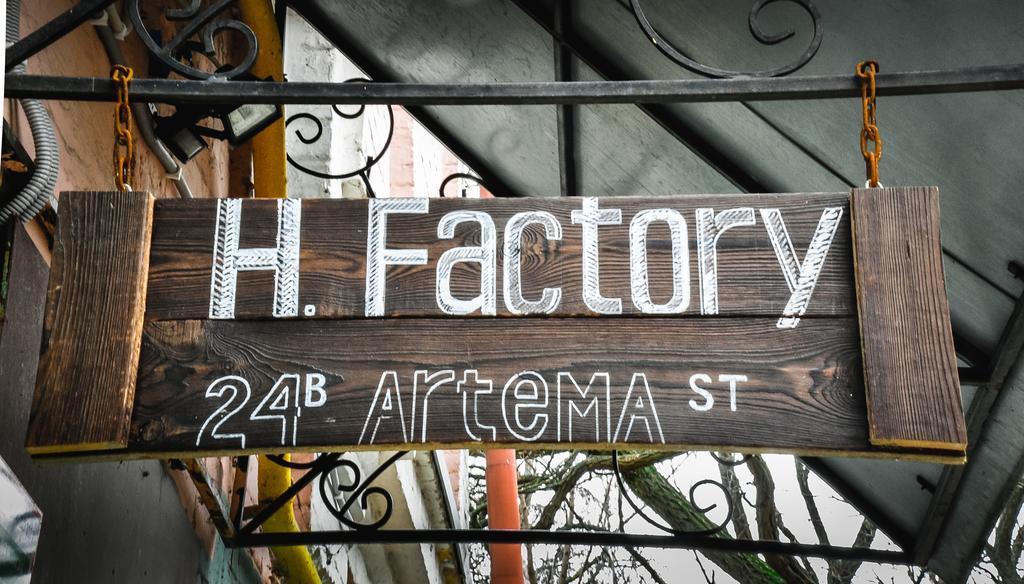 Garis Factory Hostel Kiev Esterno foto
